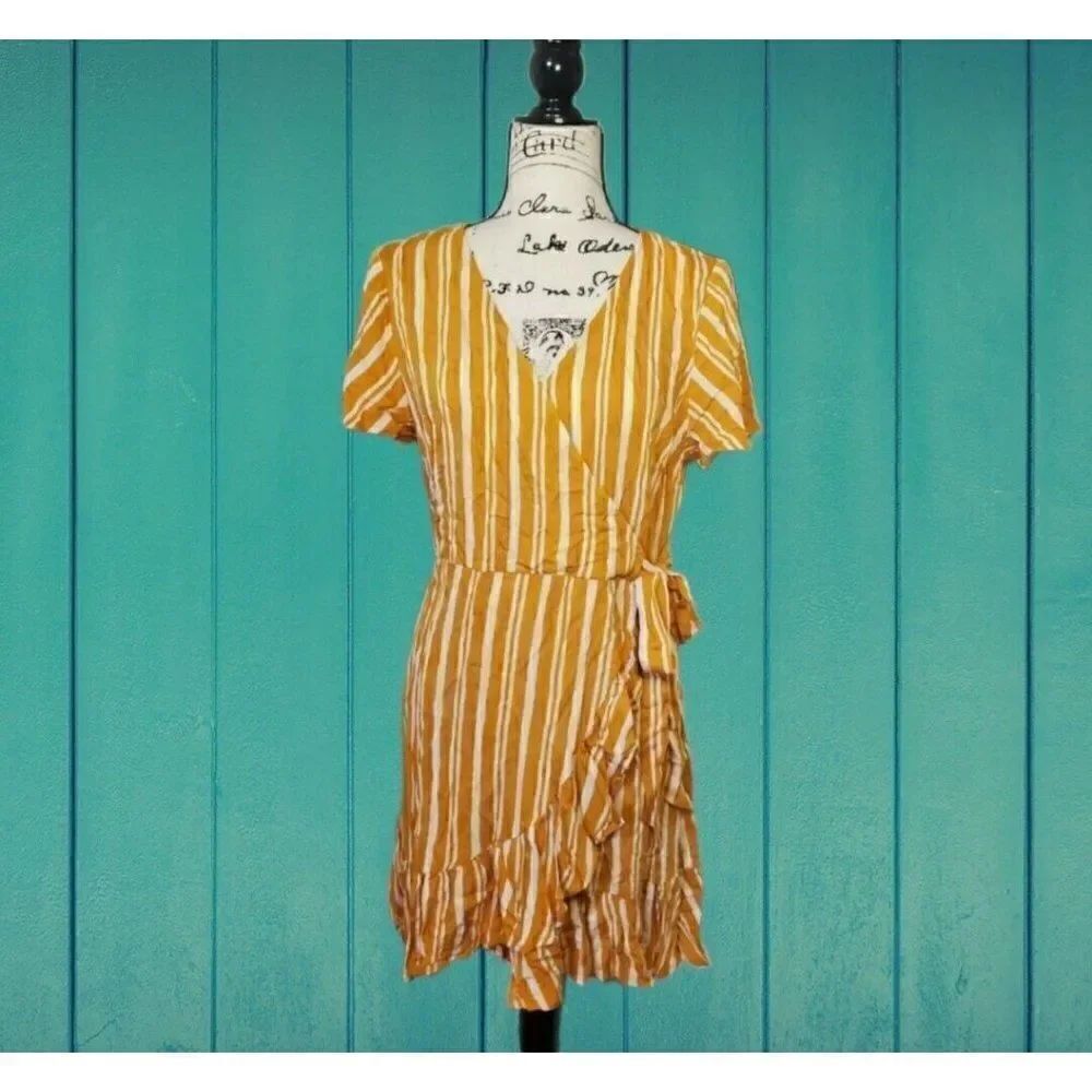 xhilaration Striped Yellow White Dress